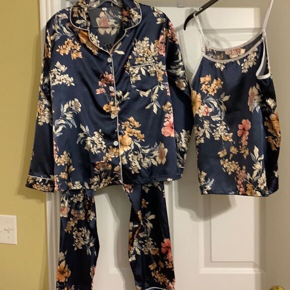 Size Medium New in package three-piece pajama set - Picture 1 of 10